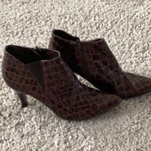 Impo boots, 7.5, brown.